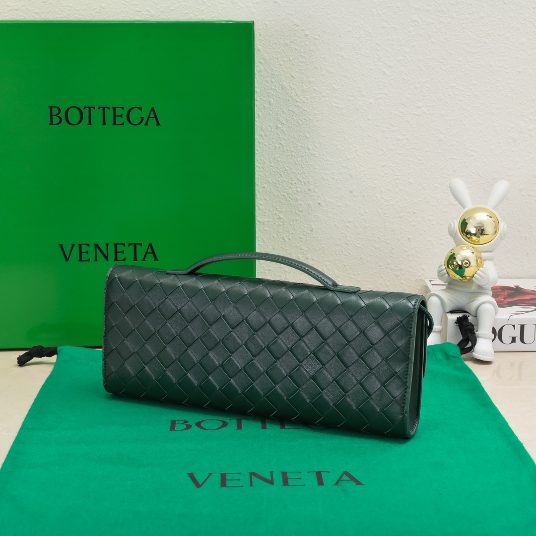 Bottega Veneta Clutch Bags